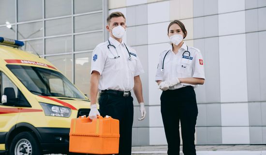 贵港救护车转运病人车内有没有插电源的位置？